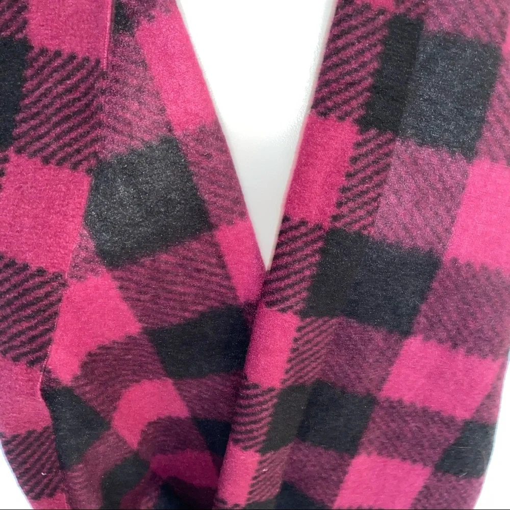 Old Navy Infinity Scarf - Picture 3 of 7